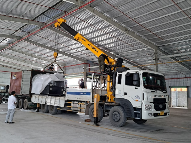 Dich vu cau rut container cua Tien Phat co gi