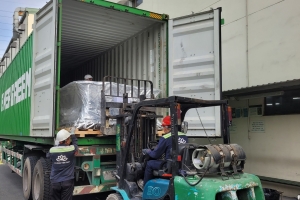 Cho thuê xe nâng hàng xe cẩu phục vụ rút container tại Long An 