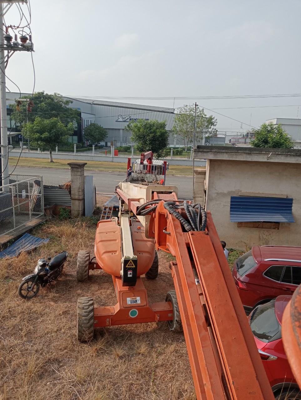 Cho thuê xe nâng người làm việc trên cao tại Long Khánh Đồng Nai