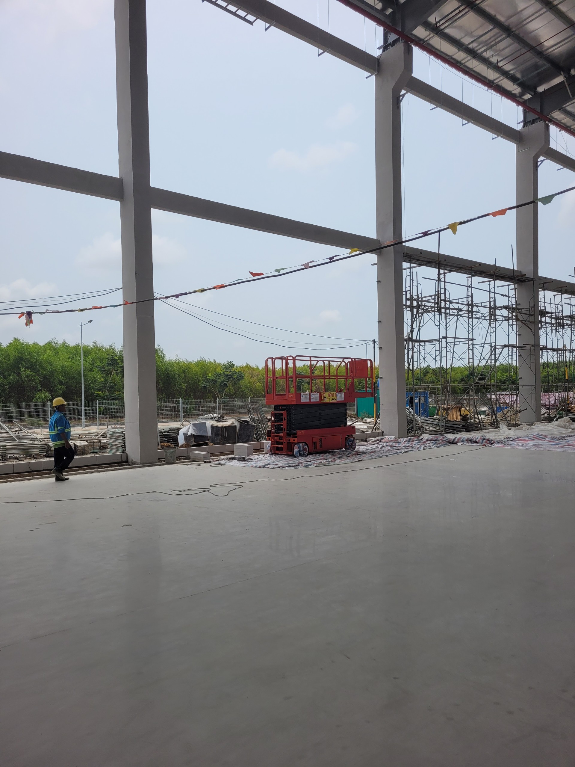 Cho thuê xe thang nâng điện tại KCX và công nghiệp Linh Trung 2 Tây Ninh