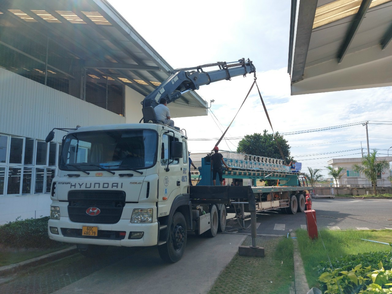 cho thuê xe tải gắn cẩu tại Thuận An Bình Dương