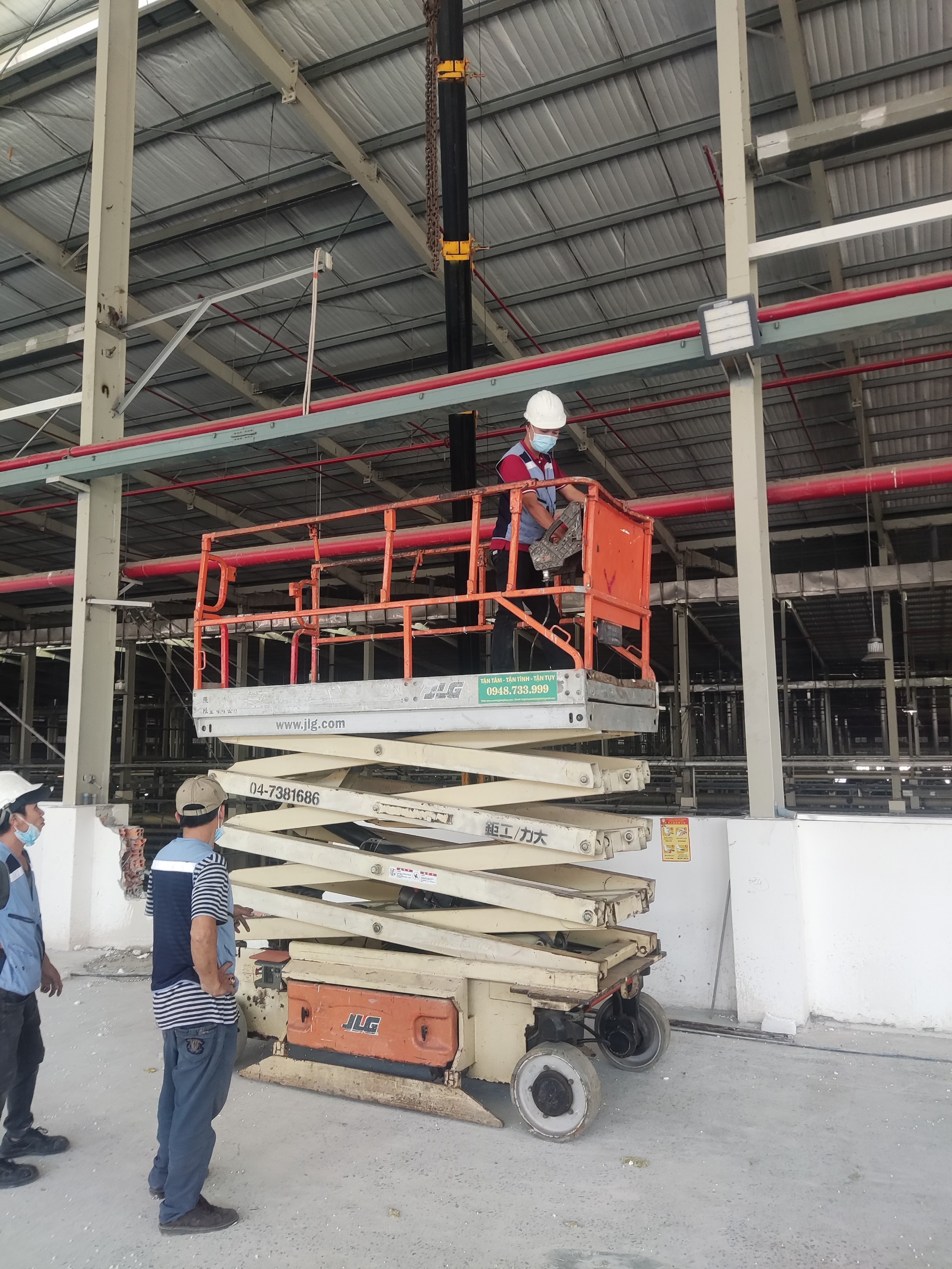 Thang nâng người cho thuê tại cụm công nghiệp Quang Trung Đồng Nai