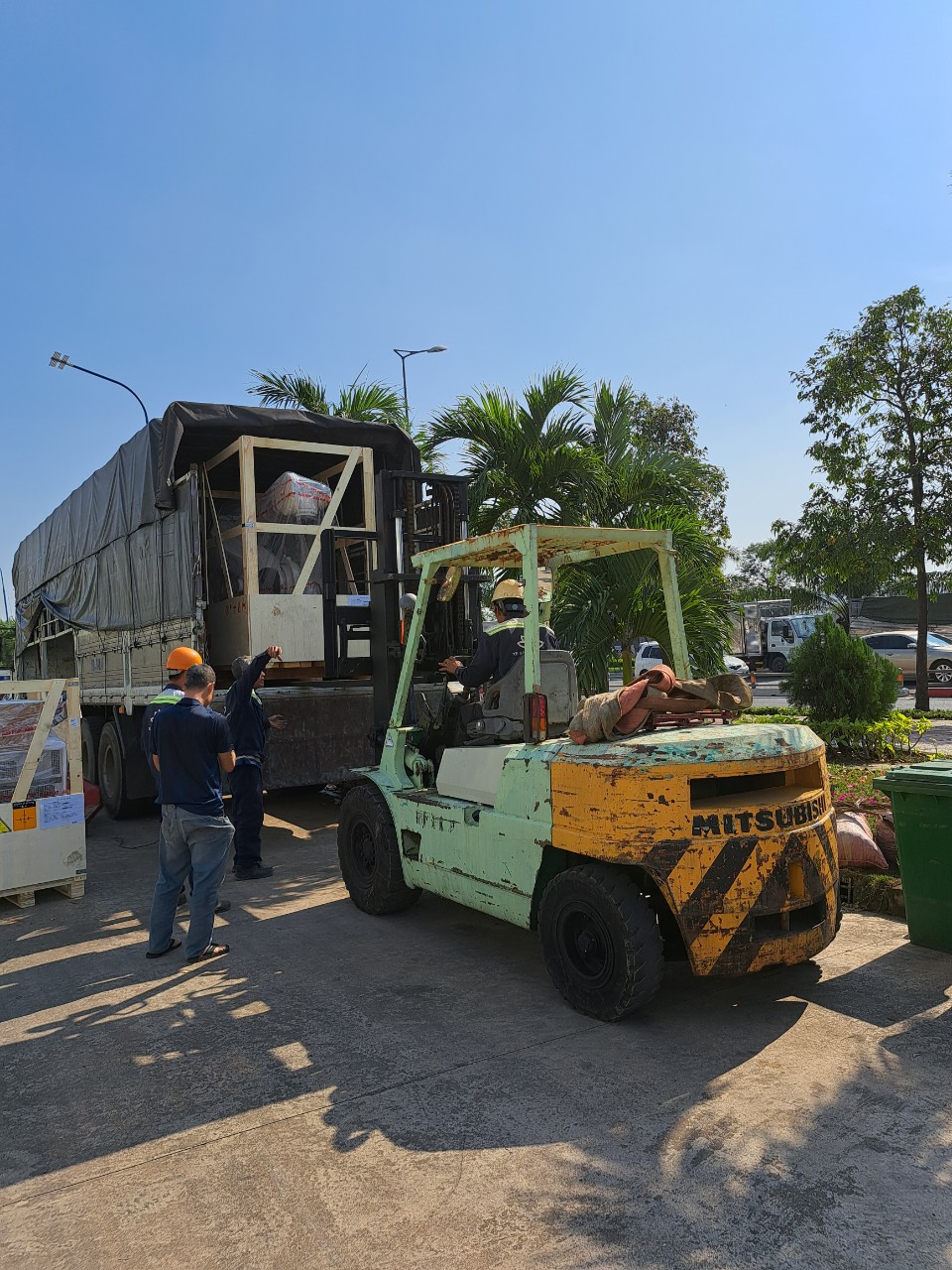 Cho thuê xe nâng hàng 5 tấn tại KCN sóng thần bình dương
