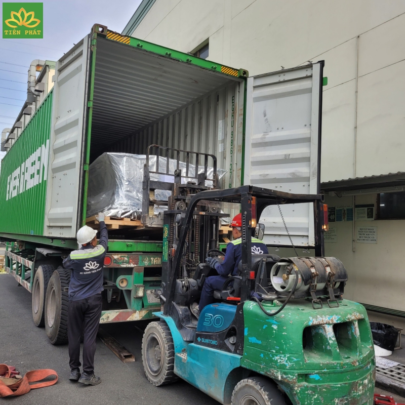 Cho thuê xe nâng hàng 3 tấn phục vụ rút container tại Đồng Nai 