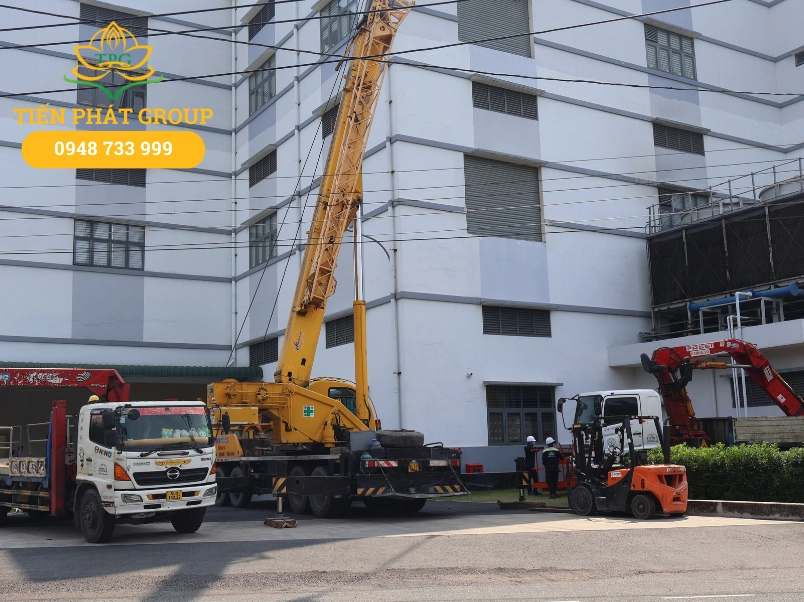 Cac loai xe cau Tien Phat cho thue tai Tien Giang da dang gom cau thung, cau Kato va xe cau chan nhen