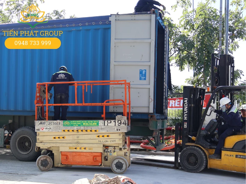 Nen chon dich vu dong rut container Long An cua Tien Phat vi co nhieu nam kinh nghiem, chuyen mon cao va trang thiet bi hien dai cam ket an toan