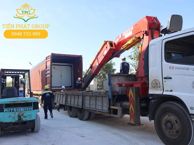 Tien Phat cung cap day du cac dich vu dong rut container Long An tu dong, rut container den xu ly hang sieu truong sieu trong