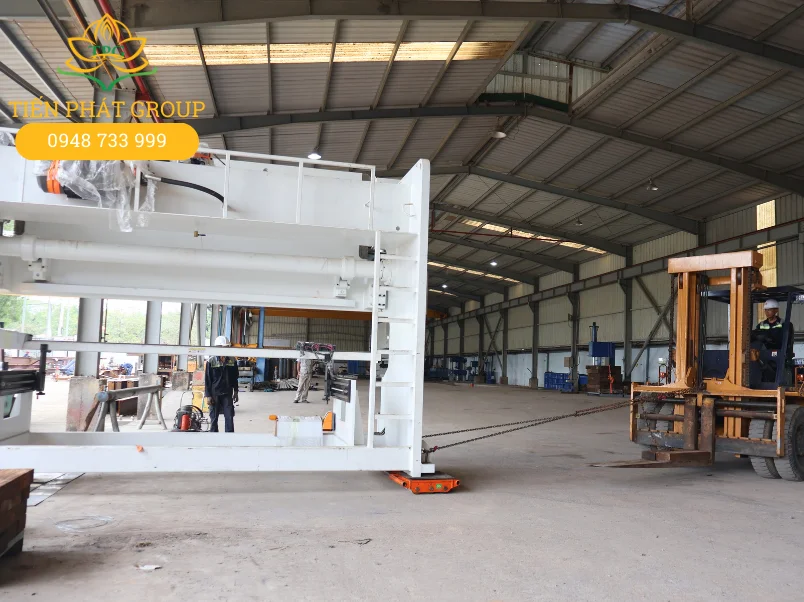 Nen chon dich vu di doi may moc Long An cua Tien Phat vi co hon 50 thiet bi hien dai, day du kinh nghiem va chuyen mon dam bao an toan tuyet doi