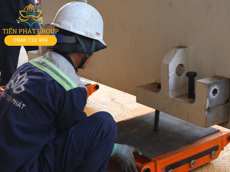 Dịch vụ di dời máy móc tại Bình Dương uy tín, trọn gói 3 Nen chon dich vu di doi may moc tai Tien Phat vi co nhieu nam kinh nghiem, thiet bi hien dai va dam bao an toan tuyet doi