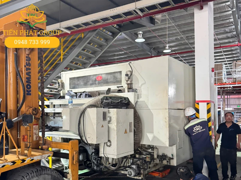 Dịch vụ di dời máy móc tại Bình Dương uy tín, trọn gói 1 Tien Phat cung cap da dang cac goi dich vu bao gom van chuyen, thao do, boc xep hang hoa, di doi va lap dat may moc thiet bi, day chuyen san xuat