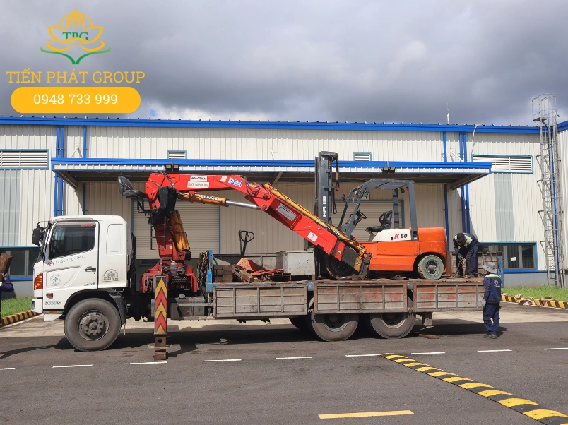 Dịch vụ cho thuê xe cẩu | Xe cẩu nhỏ, xe cẩu lớn 1 đến 100 tấn 3 Cac hinh thuc cho thue xe cau tai Tien Phat bao gom thue theo ca ngay, theo thang, theo chuyen, du an dai han