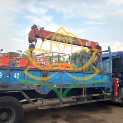 Xe cau 3 tan Hino FC gan cau Unic UR-V340 la dong xe cau tu hanh tam trung